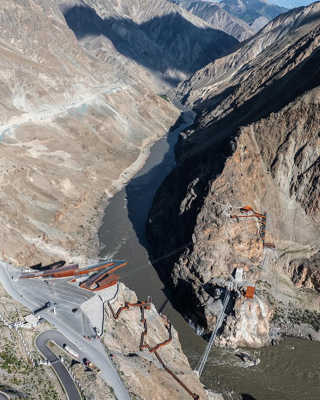 Унікальний оглядовий майданчик у Тибеті