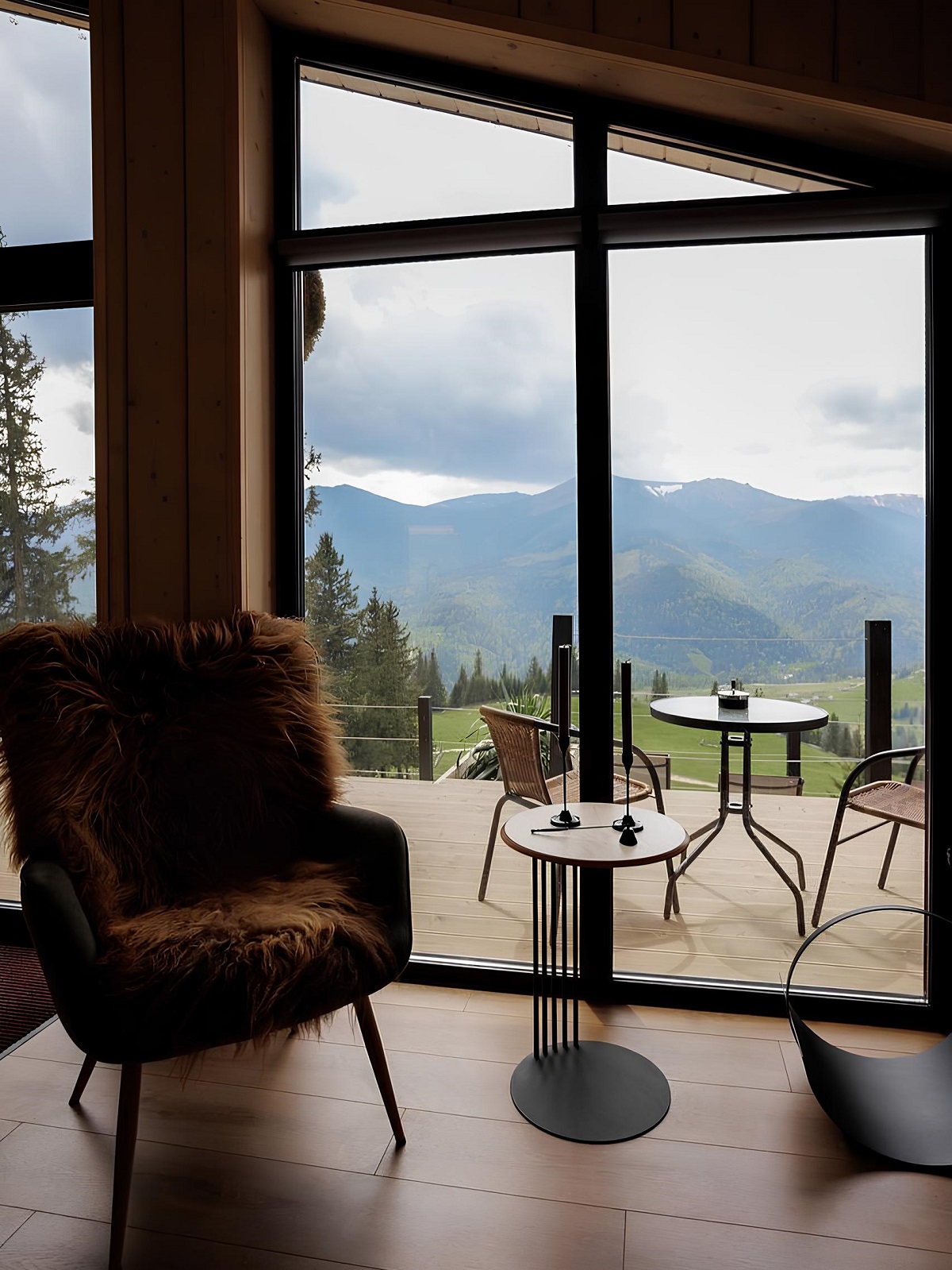 Котедж Хвоя у Дземброні